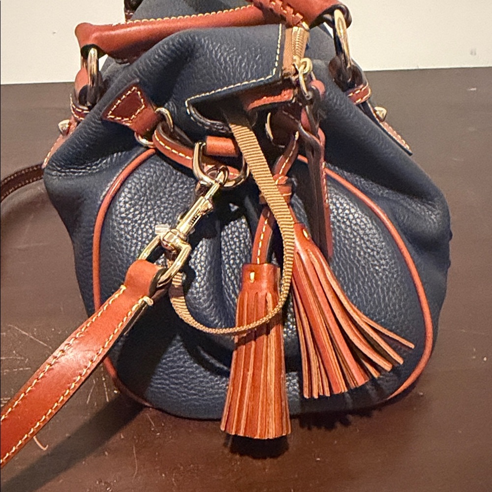 Dooney & Bourke Large Navy Pebble Grain Satchel EUC - Picture 4 of 13